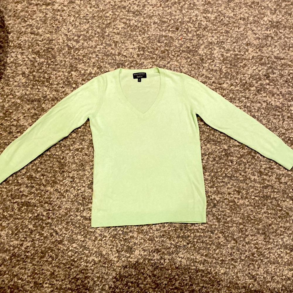 Banana Republic medium long sleeve, made with Italian yarn by filpucci.
